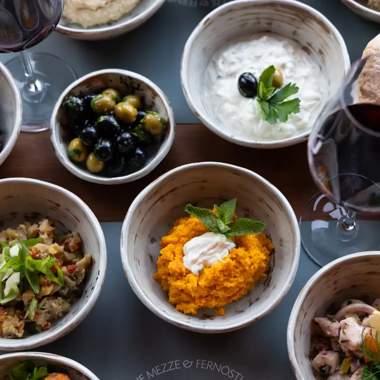 Ein Auswahl der Mezze - Oriental im CINECITTA', Nürnberg, BY