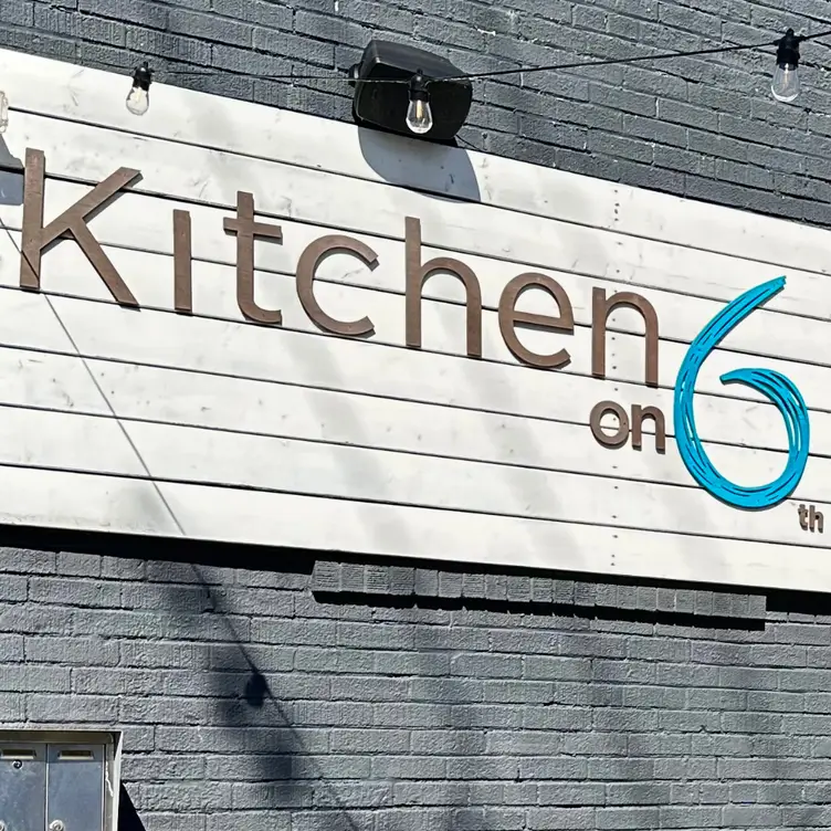 Kitchen on Sixth, Toronto, ON