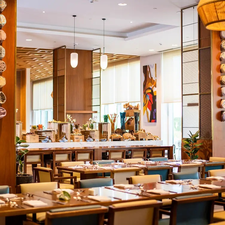 Mosaic Restaurant - Crowne Plaza Muscat OCEC, Muscat, 