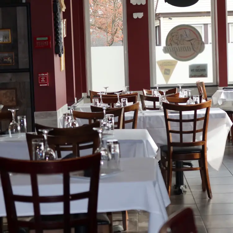 Dining Area - La Famiglia Ristorante and Pizzeria - Maplewood, Maplewood, NJ