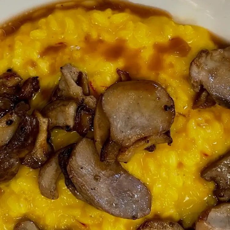 Risotto Milanese with roasted bone marrow - Ristobar，CASan Francisco