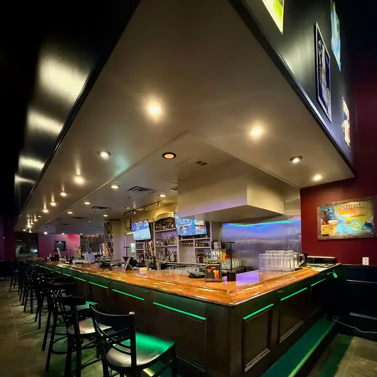 Bar - Los Amigo's Sports Bar + Bites, Plano, TX