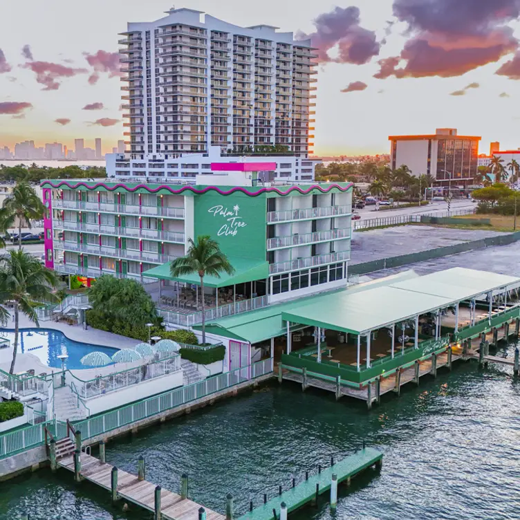 Coastal dining with breathtaking bayfront views - Palm Tree Club Miami FL North Bay Village