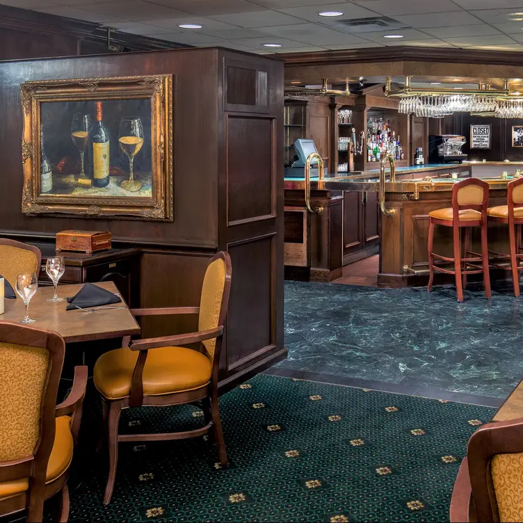 Dining area and bar - The Twenties Italian Bistro, Atlantic City, NJ