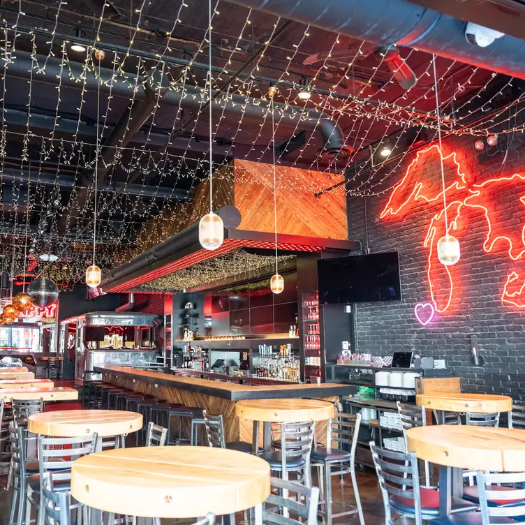 Bar/Seating  - Happy Camper Pizza - Old Town, Chicago, IL