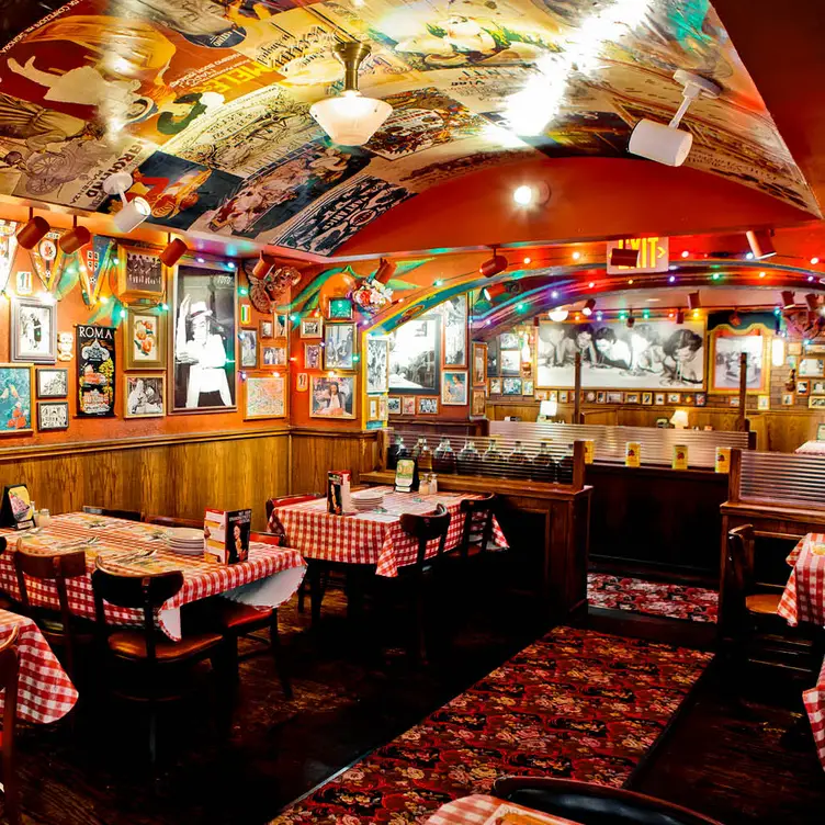 Family-style Italian Restaurant - Buca di Beppo - Anaheim，CAGarden Grove