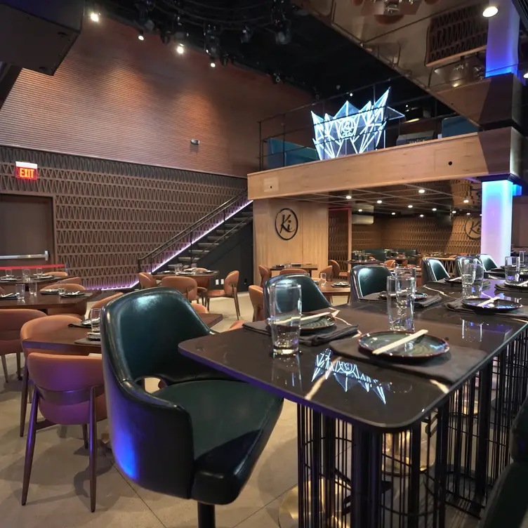 Elevated dining area serving asian fusion cuisine - Ki Club HI Honolulu