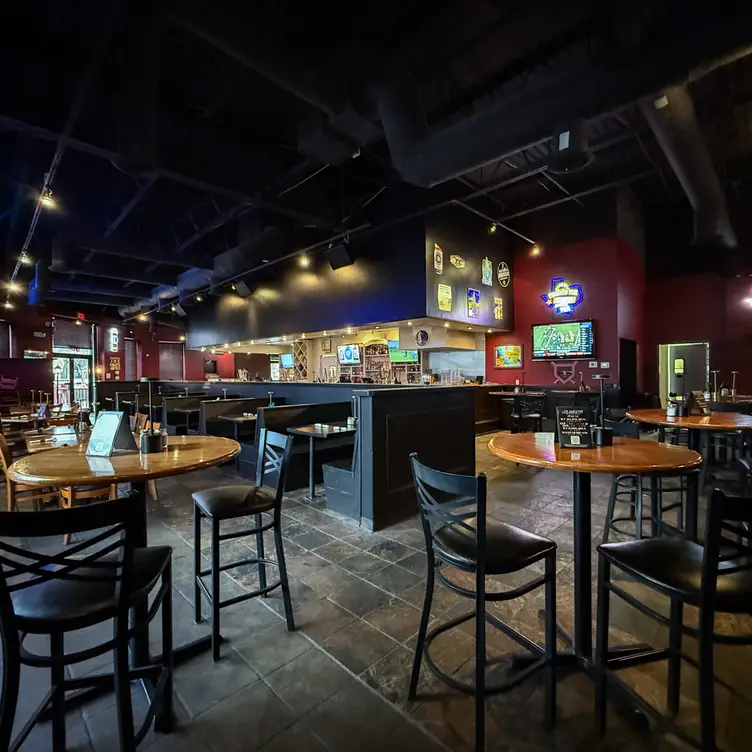 Los Amigo's Sports Bar + Bites TX Plano