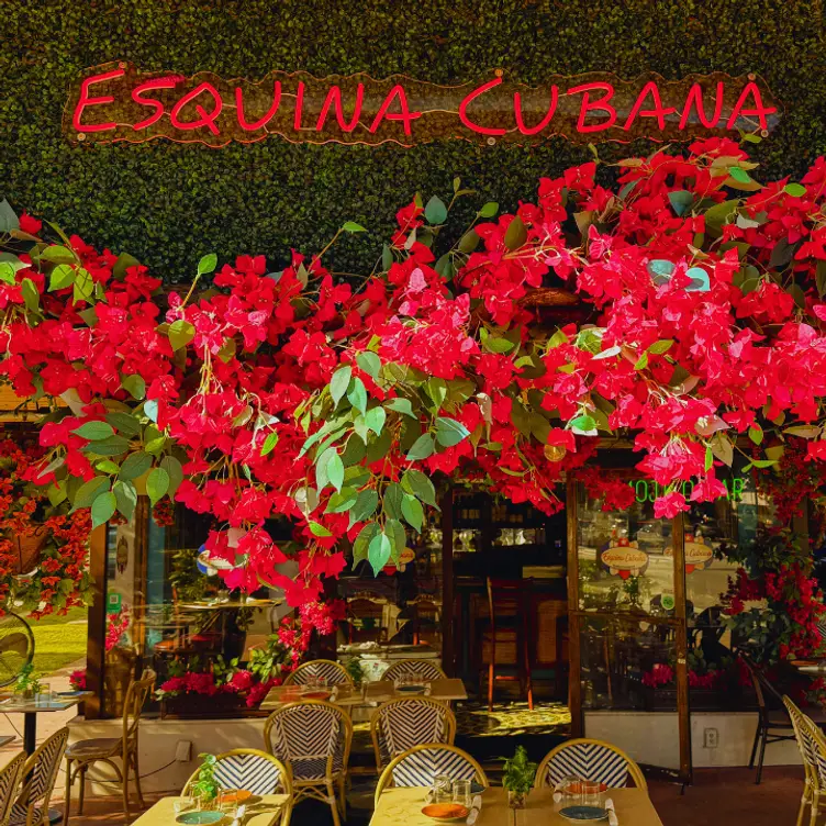 Esquina Cubana - Esquina Cubana - Cuban Restaurant Miami Beach，FLMiami Beach