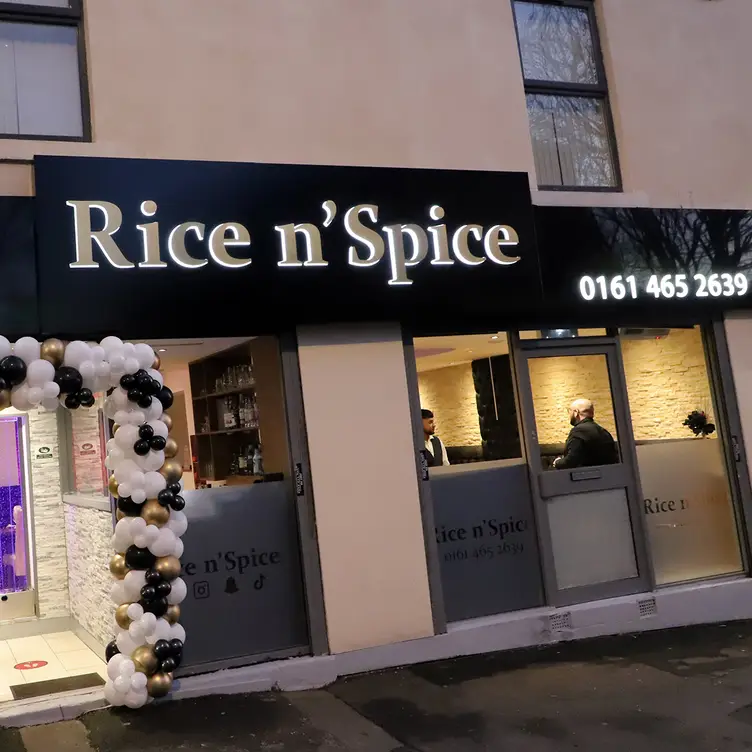 Specialist in Indian and Bangladeshi cuisine - Rice n Spice, Dukinfield, Greater Manchester