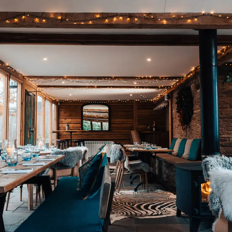 Chalet Restaurant - Italian Chalet at The Cat and Custard Pot, Tetbury, Gloucestershire