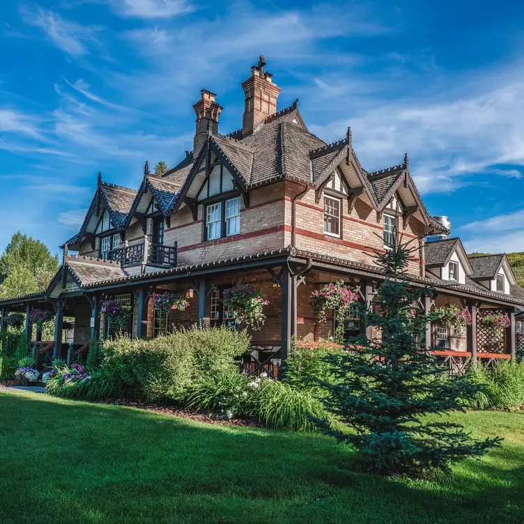 in the heart of Fish Creek Provincial Park.  - Bow Valley Ranche Restaurant，ABCalgary