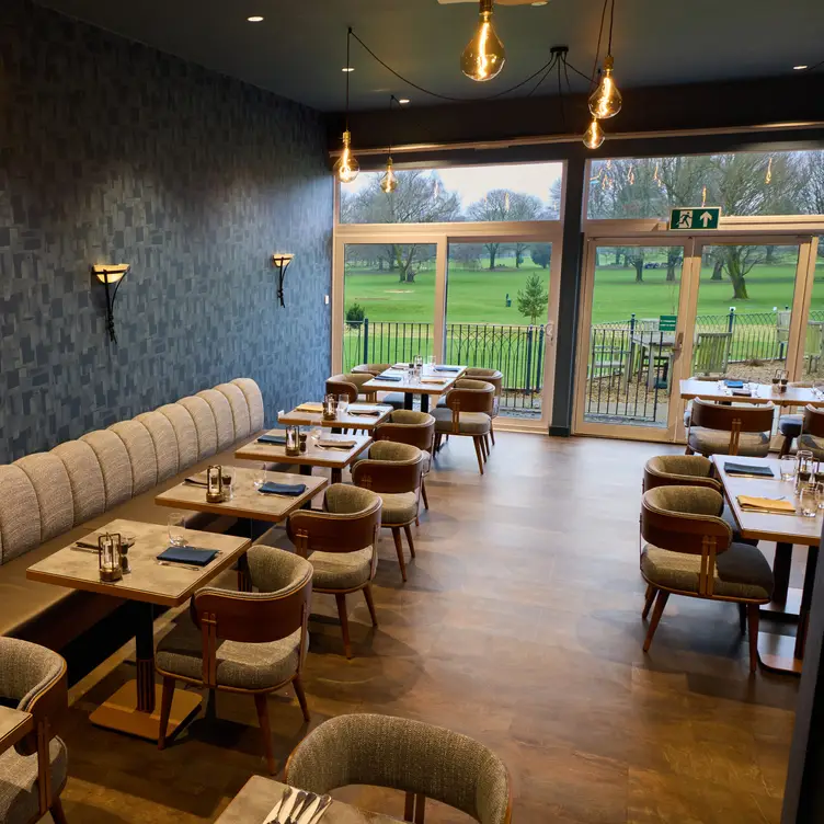 Restaurant Tables - The Restaurant @ Centurion Somerset Radstock