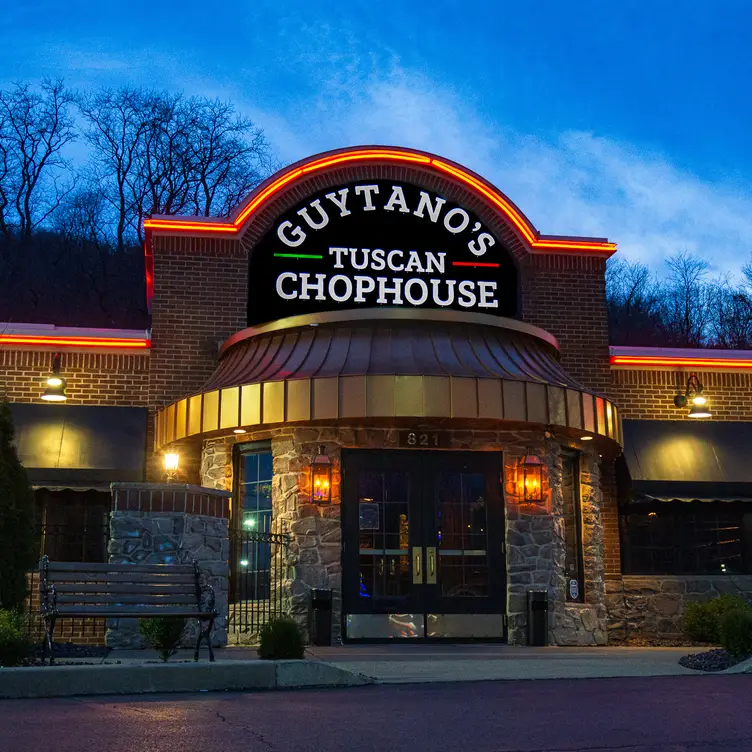 Guytano’s Tuscan Chophouse，PAClarks Summit