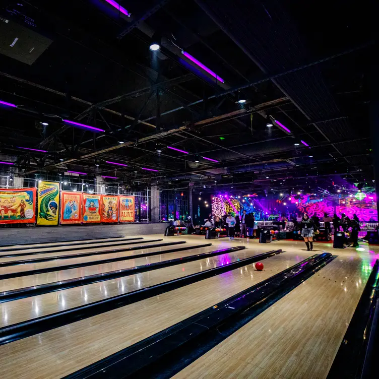 Blue Ribbon Fried Chicken - Brooklyn Bowl - Philadelphia PA Philadelphia