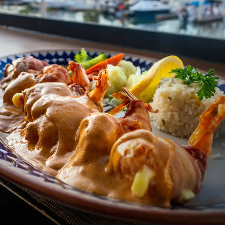 Parte de adentro del restaurante con A/C - Herradero, Cabo San Lucas, BCS