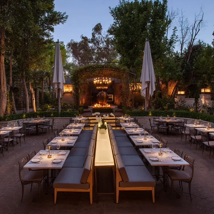 Al fresco dining on Casaléna's garden patio. - Casaléna CA Los Angeles