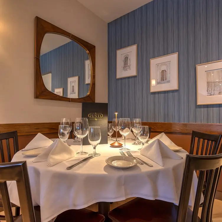 Main Dining Room - Il Gusto Ristorante Italiano NY Tuckahoe