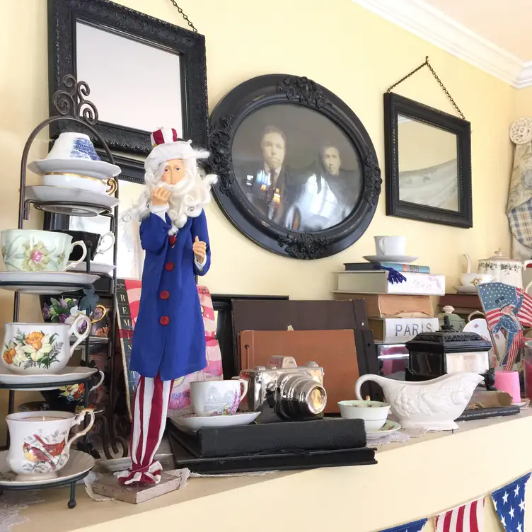 Restaurante Mckenna’s Tea Cottage Seal Beach, , CA OpenTable