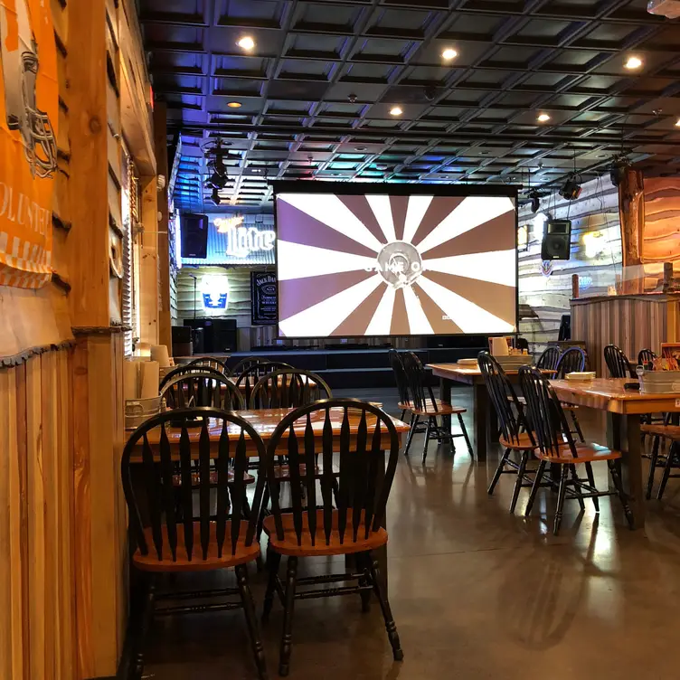 Harpoon Harry's Crab House Pigeon Book on OpenTable now