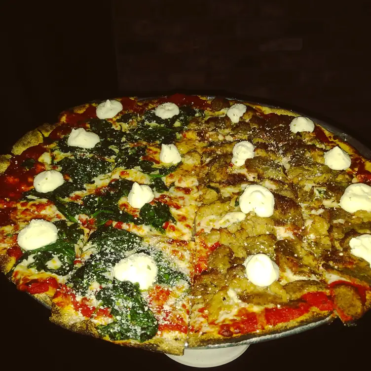 Capo's Chicago Pizza & Fine Italian Dinners Restaurant San Francisco