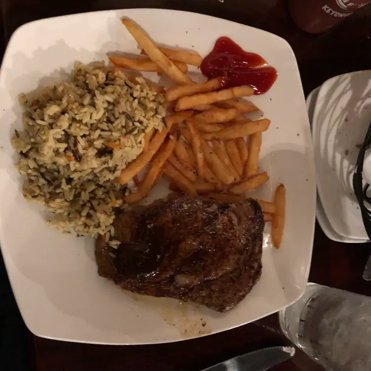 Restaurante Ovation Bistro & Bar Davenport PRIORITY SEATING