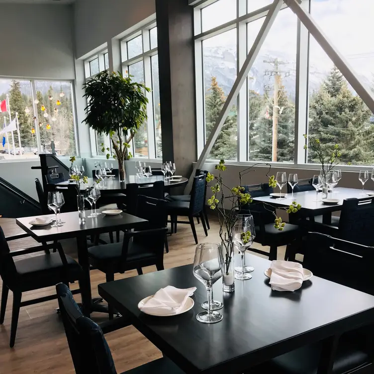 The Sensory & Wit Bar, Canmore, AB