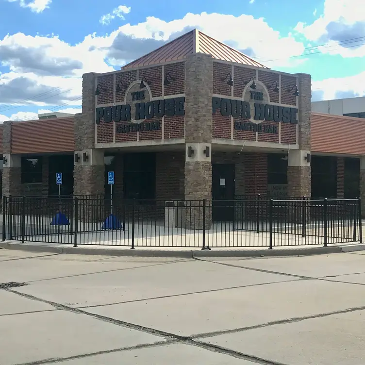 The Pour House Gastro Bar, Shelby Township, MI