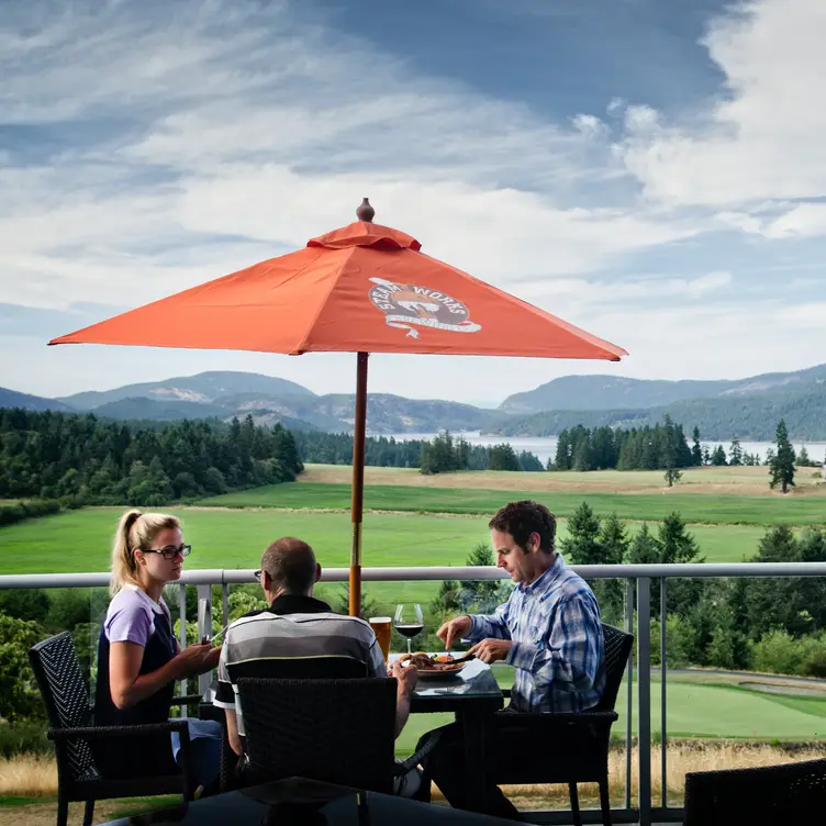 Satellite Bar & Grille at Arbutus Ridge Golf Club, Cobble Hill, BC