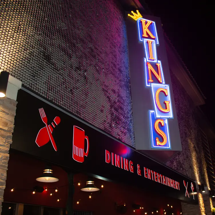 Kings Dining & Entertainment - Orlando, Orlando, FL