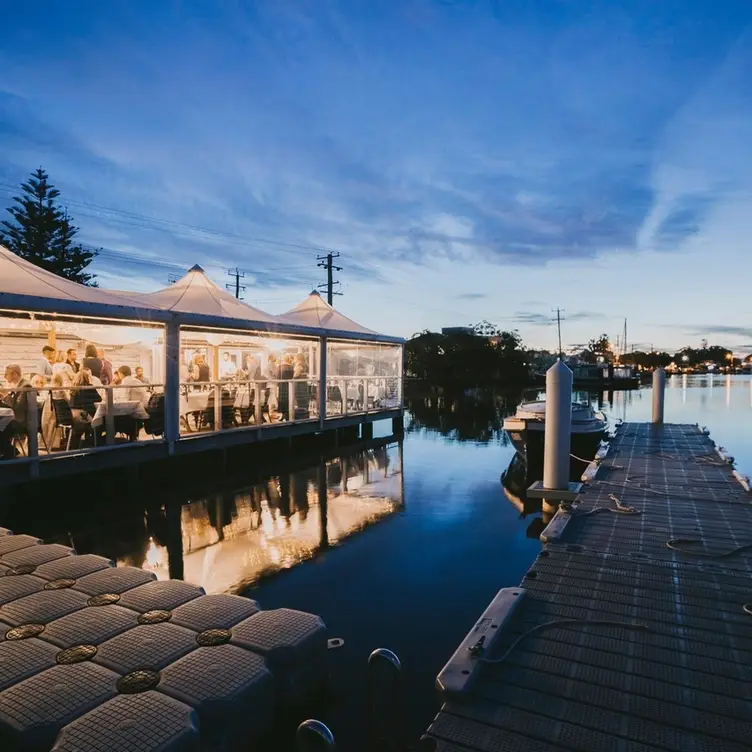 Tea Gardens Boatshed Updated 2024, Modern Australian Restaurant in Tea Gardens, AUNSW