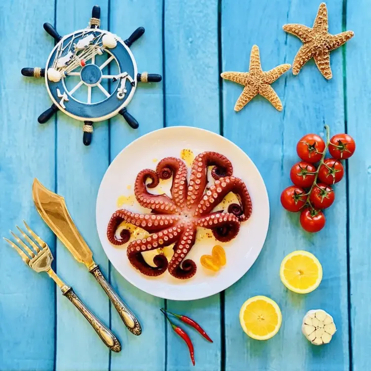 Cool Kitchen Gadgets : Octopus Cake Pan - Forks.ca, the edible blog