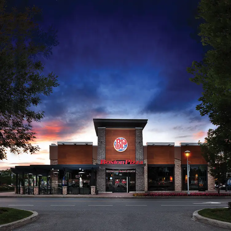 Boston Pizza - Broadway, Vancouver, BC