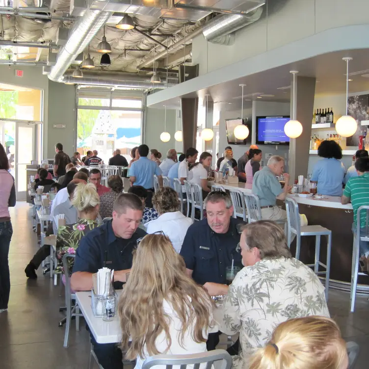 The Counter - Corte Madera - PRIORITY SEATING, Corte Madera, CA