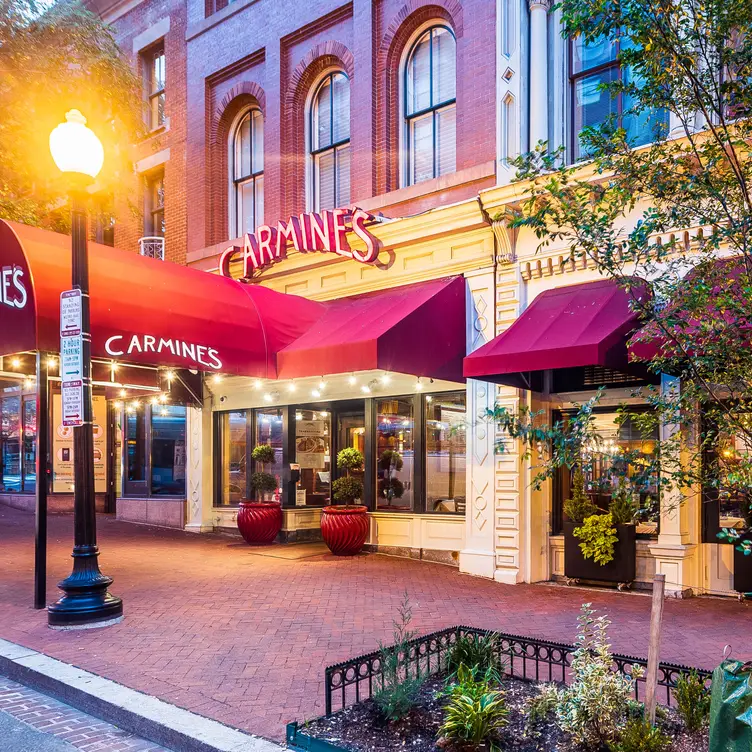 Carmine's - Washington DC, Washington, DC