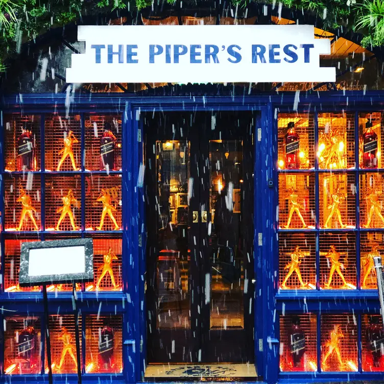 The Piper's Rest，Edinburgh