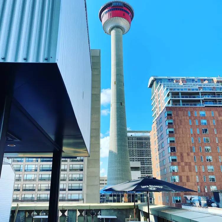 MODERN STEAK ROOFTOP，ABCalgary