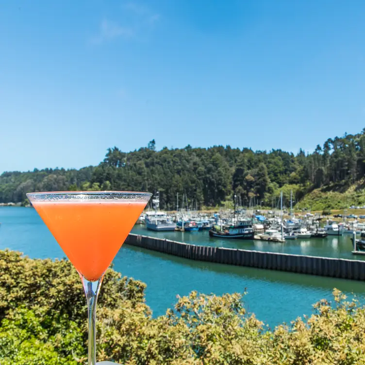 Noyo Harbor Inn, Restaurant and Tavern, Fort Bragg, CA