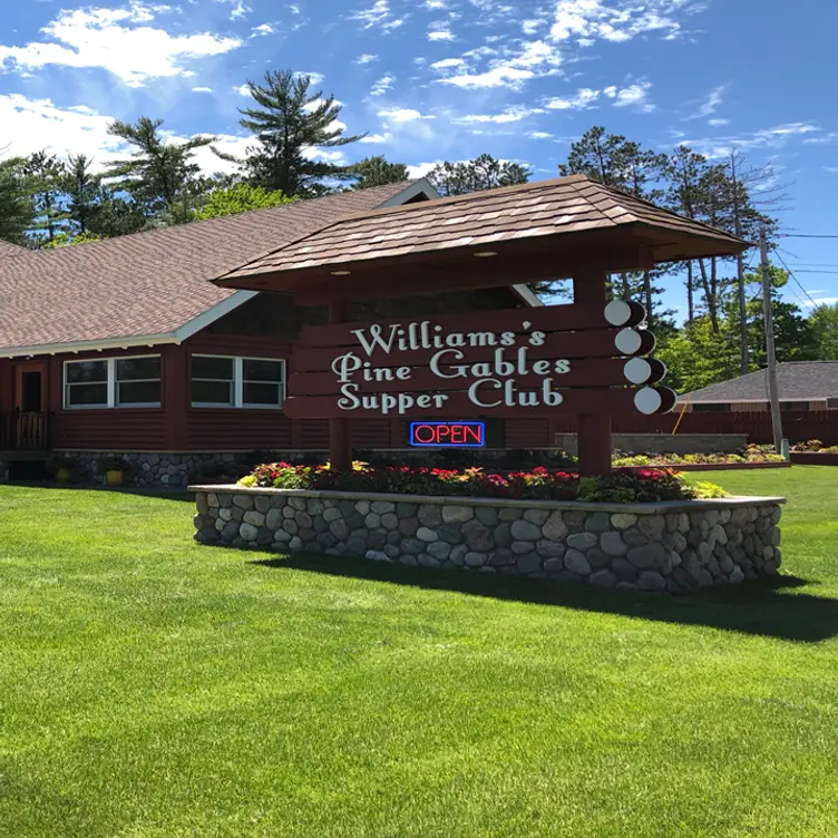 Williams's Pine Gables Supper Club, Eagle River, WI