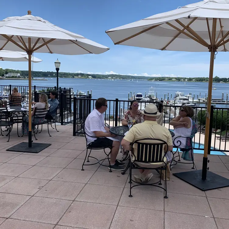 The Dining Room - Molly Pitcher Inn NJ Red Bank