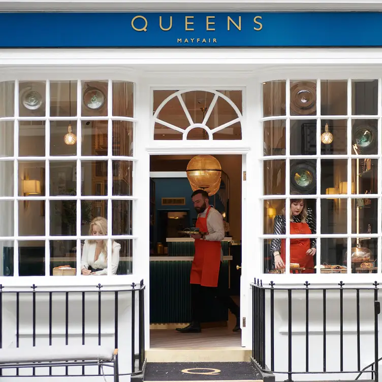 Queens of Mayfair，EnglandLondon