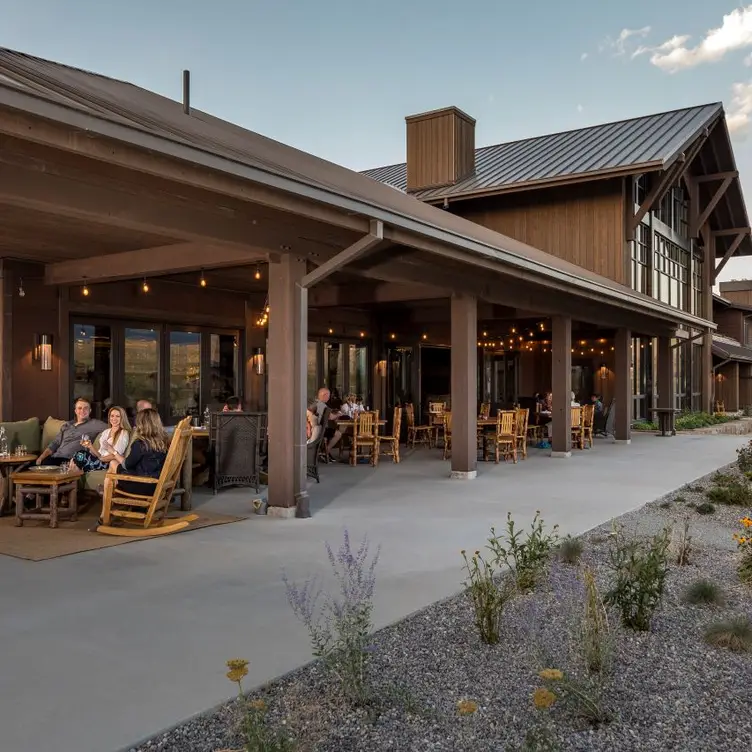 Sage Lodge - Fireside Room, Pray, MT