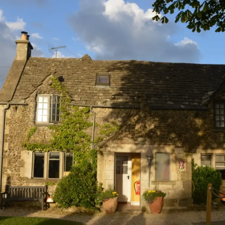 The Ragged Cot, Stroud, Gloucestershire