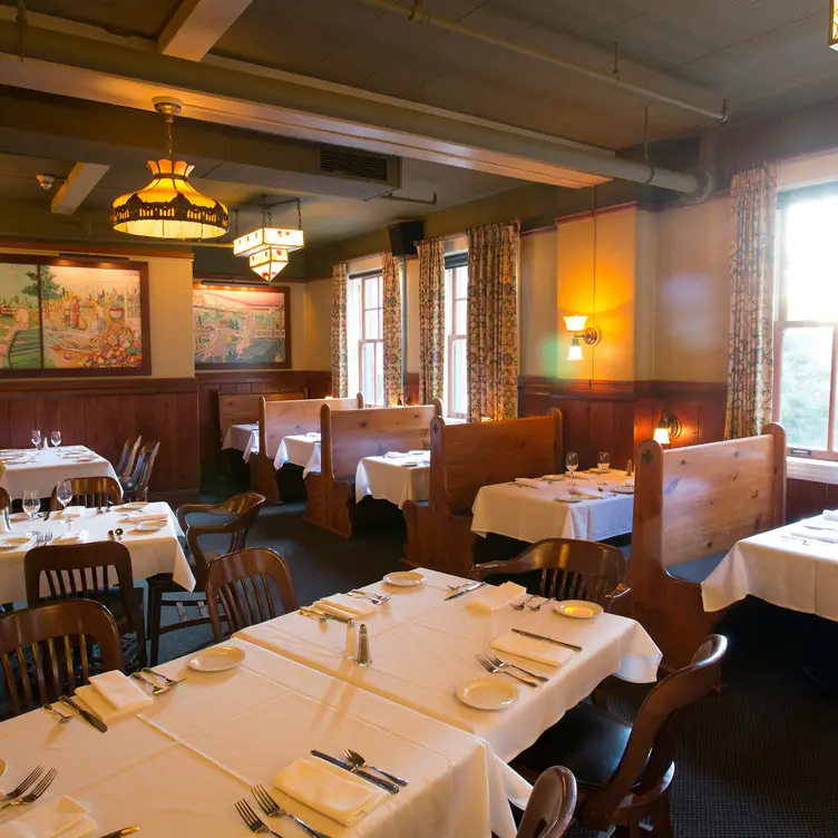 McMenamins Black Rabbit Restaurant & Bar，ORTroutdale