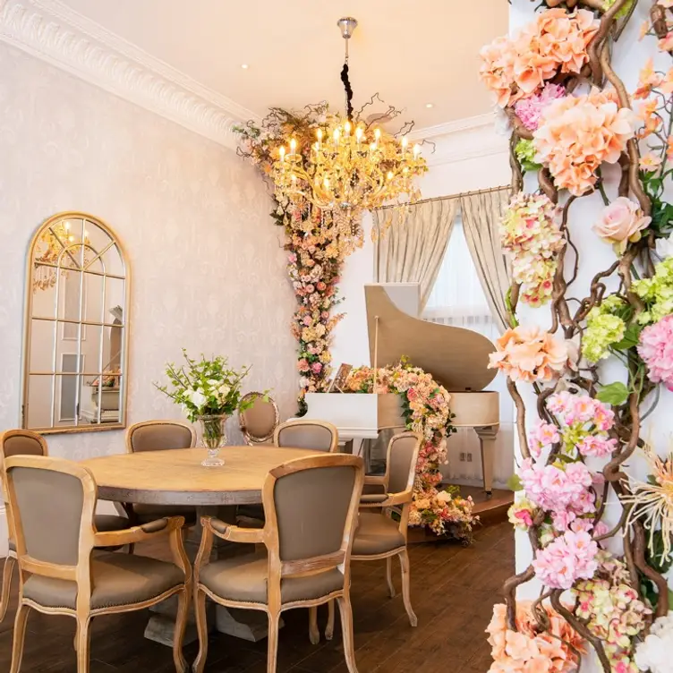 Fait Maison, Salon de Thé: 144 Gloucester Road Restaurant - London ...