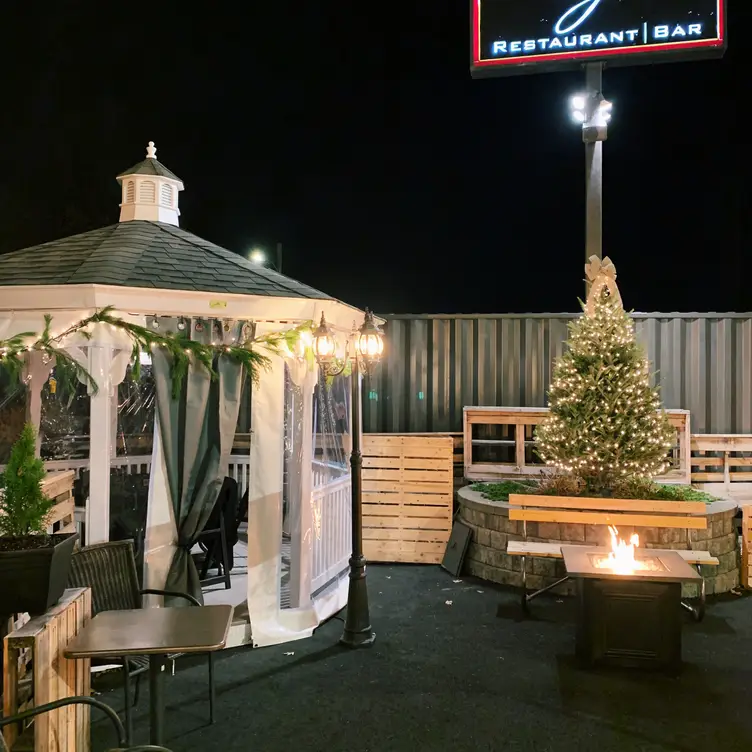 J Restaurant | Bar, Hartford, CT