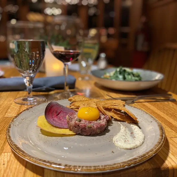 Steak Tartare - Trapp Family Lodge Dining Room��，VTStowe