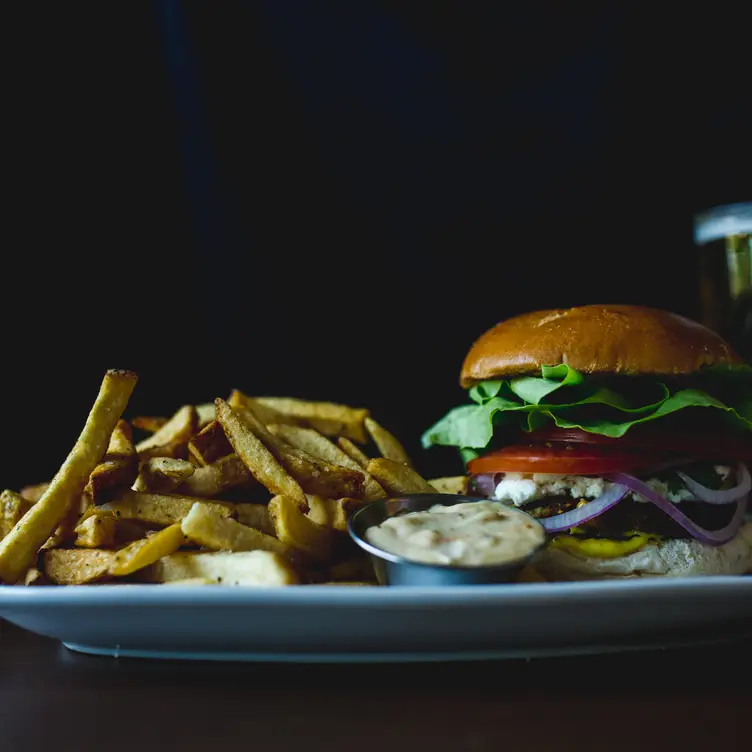 Bin 4 Burger Lounge - Downtown Victoria, Victoria, BC