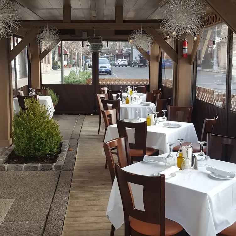 Il Toscano - Douglaston，NYDouglaston