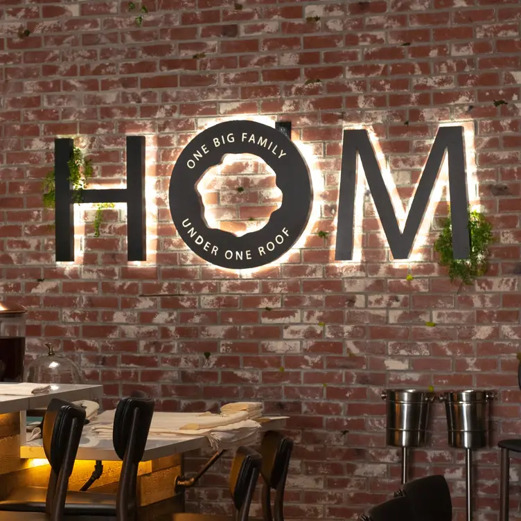 HOM Italian Eatery，CAWoodland Hills